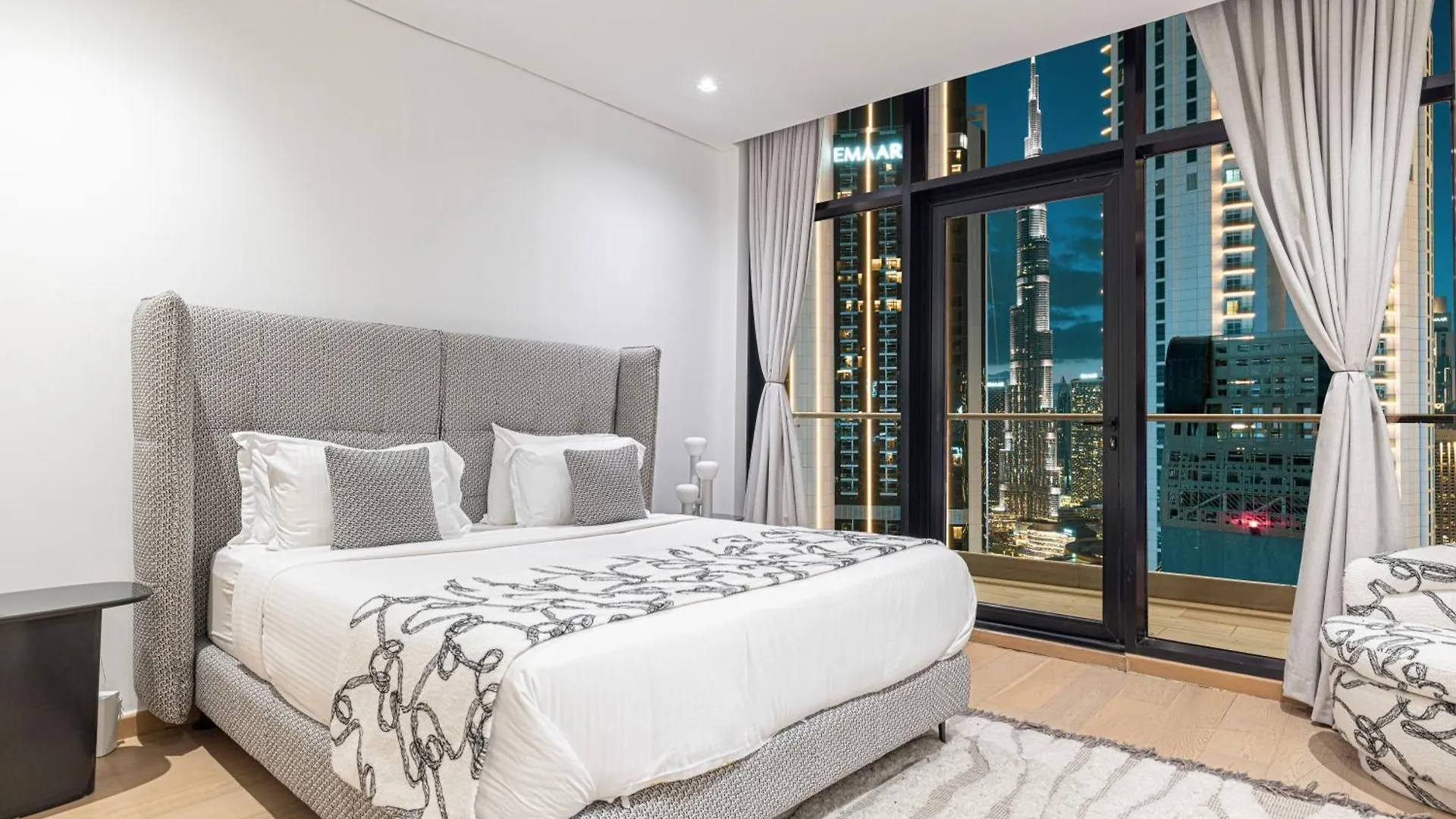 Luxe 6Br Penthouse With Burj View & Private Cinema Apartment Dubai