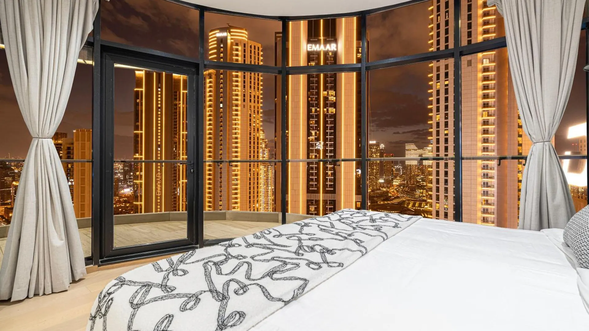 Luxe 6Br Penthouse With Burj View & Private Cinema Apartment Dubai