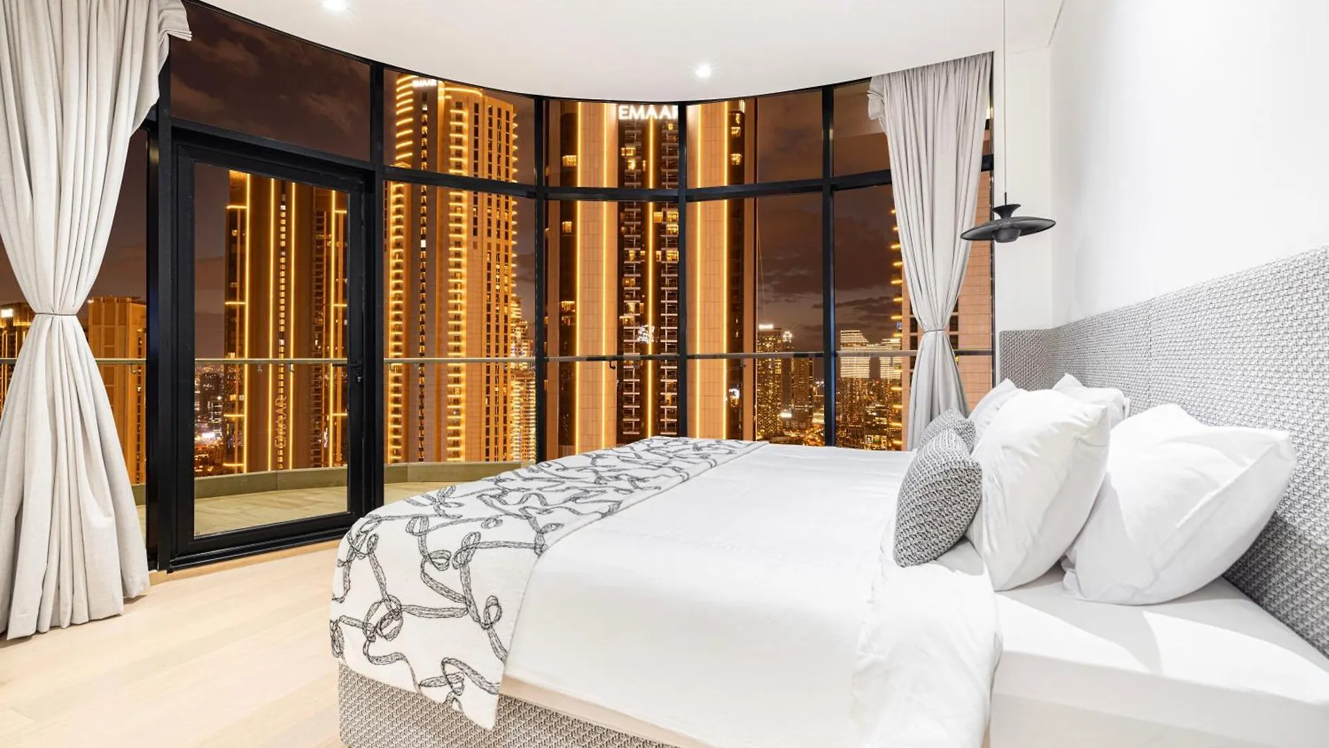 Luxe 6Br Penthouse With Burj View & Private Cinema Apartment Dubai United Arab Emirates